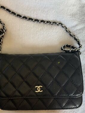 CHANEL Black Quilted Leather Crossbody with Gold CC

Great replica.

Sale
As is